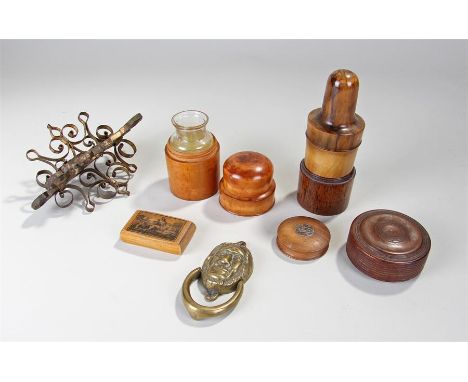 Mixed works of art, to include treen bottle containers, a snuff box, a hanger, and two turned boxes, (7)