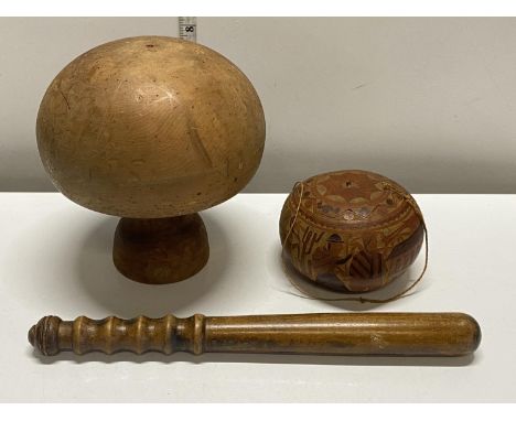 A selection of assorted treen including a truncheon