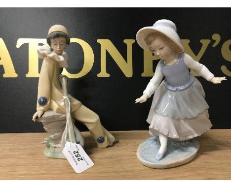 2 NAO FIGURES ' BOY MINSTREL' & RUNNING GIRL