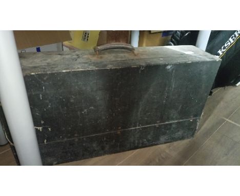 VINTAGE TOOL BOX & CONTENTS