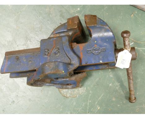 Medium size Woden B3 bench vice 