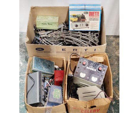 Mixed lot of 0 and 00 gauge model rail items including boxed Meccano transformer No.T20, boxed Duette power unit, Kirdon spli