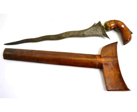 A 19th Century Malayan Kris, with 33cm seven lok pamor steel blade, gilt metal mandak of chased flowerhead form, with flame f