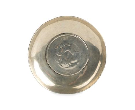 CHINESE SILVER PIN DISH, of circular form, set with a Chinese silver dollar7cm wideQty: 54g