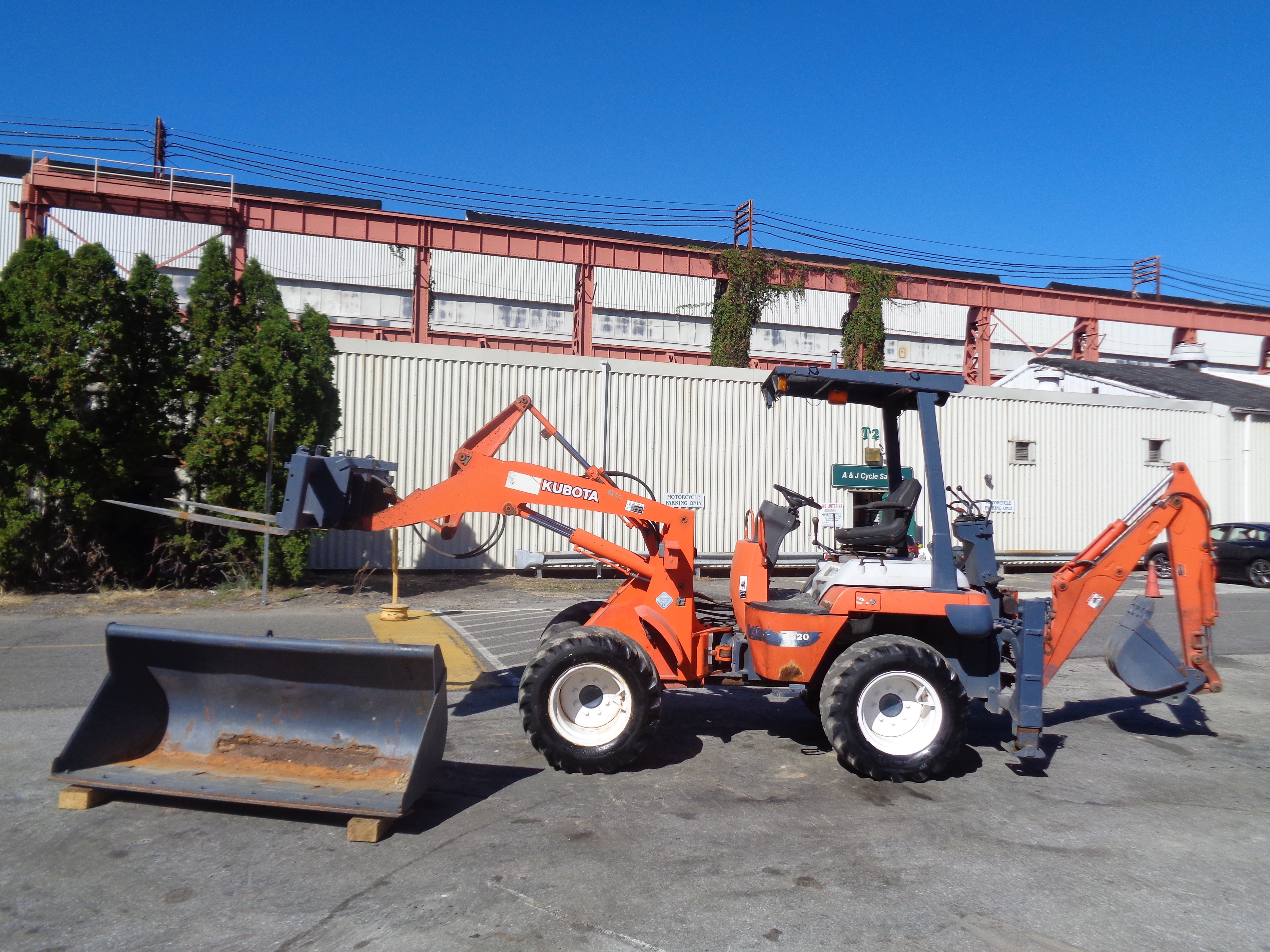 Make Kubota Model R520 Diesel Auxiliary Hydraulics Quick Coupler