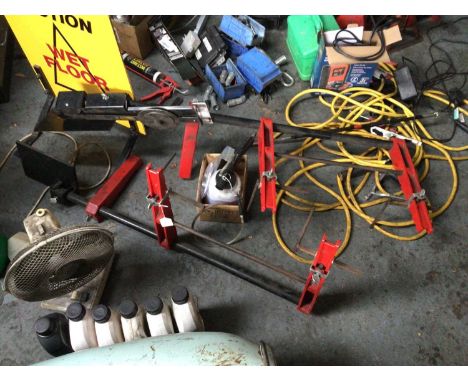Pair of wheel alignment tools