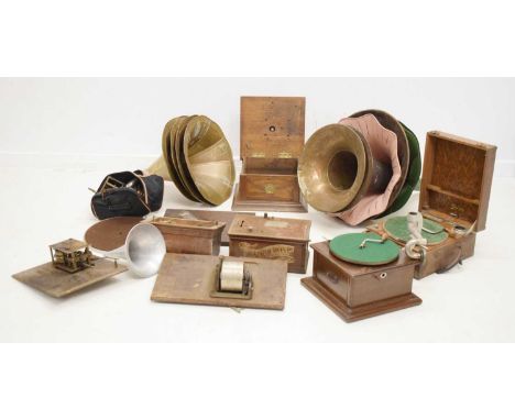 Assorted gramophones and parts, to include two salon or 'picnic' gramophones (one 'Dulcetto'), two tabel top examples (Regal,