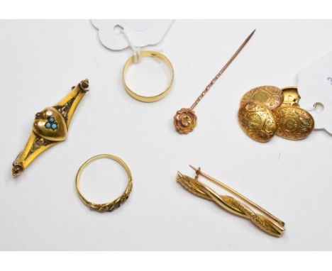 A 22ct yellow gold wedding band, approx. ring size P, approx. 3.0 g, a pair of 14ct gold chain link cufflinks, and four other