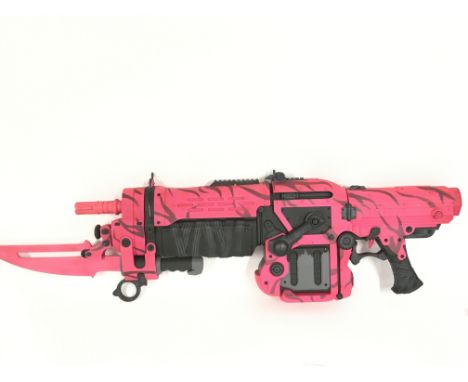 A Gears Of War Replica Chainsaw Gun. Approx Length 117Cm.