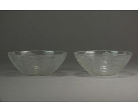 A pair of R. Lalique 'Pissenlit' pattern small bowls, no. 3104, 13cm diameter