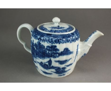 A small Caughley teapot and cover, circa 1780-85, unmarked, 11cm high