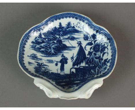 A Caughley shell form dessert dish transfer-printed in the Pleasure Boat pattern, circa 1785, unmarked, 20cm wideEx Bill Dick