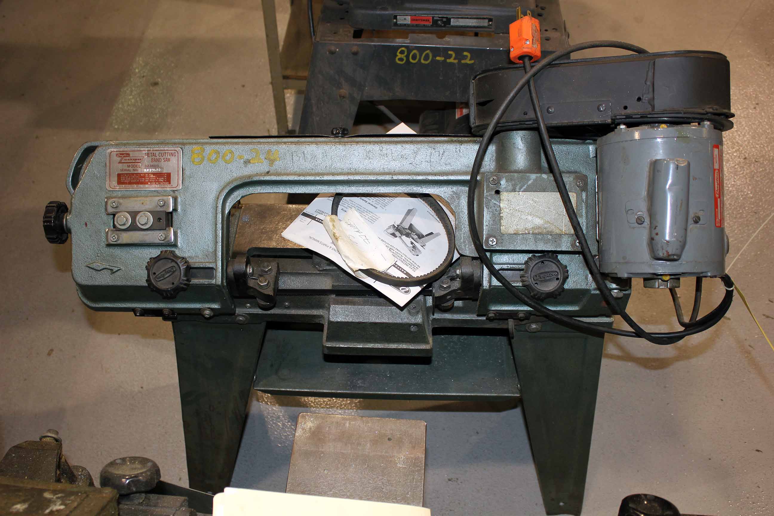 Lot 160 - METAL CUTTING BANDSAW, DAYTON MDL. 3Z360-G