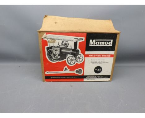Boxed Mamod traction engine and instruction book 