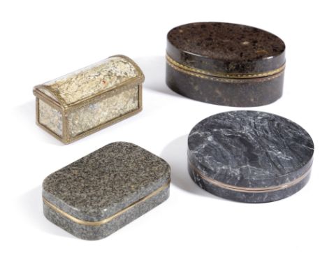 A SMALL COLLECTION OF HARDSTONE BOXES FRENCH / ITALIAN, LATE 18TH CENTURY AND LATER comprising: a bonbonniere with gold mount