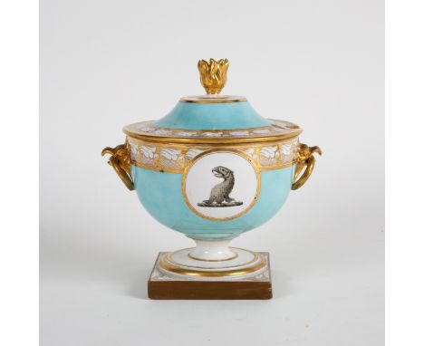 A Worcester crested dessert tureen and cover, crest an eagle's head erased, 18cm high CONDITION REPORT: Cover has slight chip
