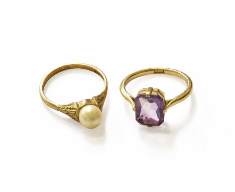 An Amethyst Ring, stamped '18CT', finger size N1/2; and A 9 Carat Gold Cultured Pearl Ring, finger size O1/2Amethyst - 3.2 gr