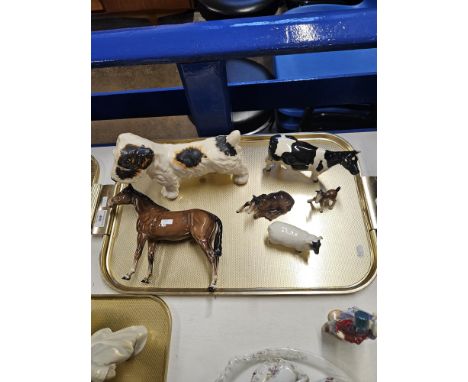 TRAY COMPRISING CROWN DEVON DOG ORNAMENT, BESWICK FRIESIAN COW ORNAMENT, BESWICK HORSE WITH 2 FOALS, AND THE BESWICK RAM ORNA