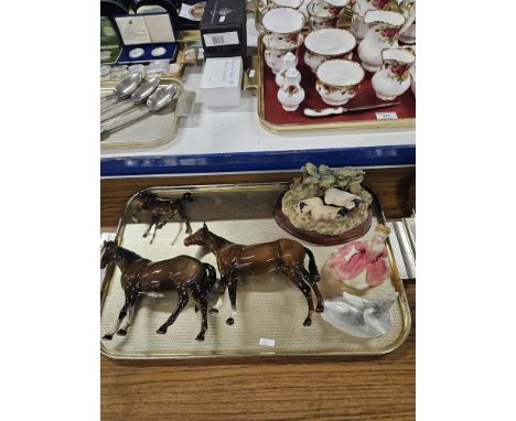 TRAY CONTAINING ROYAL DOULTON FIGURINE DEBBIE, BORDER FINE ART ORNAMENT, NAO ORNAMENT AND 3 BESWICK HORSE ORNAMENTS     