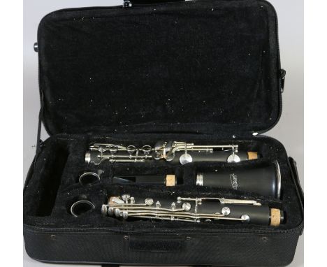A clarinet in fitted case by Zound.