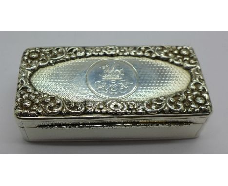 An early Victorian silver snuff box, London 1857, Hayne & Cater