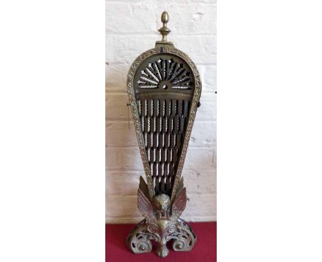 Vintage / Art Deco brass fan style fire screen and a large oriental brass table top. Condition report: see terms and conditio