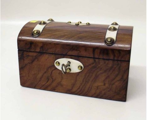 Victorian gothic style tea caddy. Condition report: see terms and conditions.