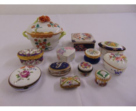 A quantity of pill and patch boxes to include a Herend two handled covered dish (12)