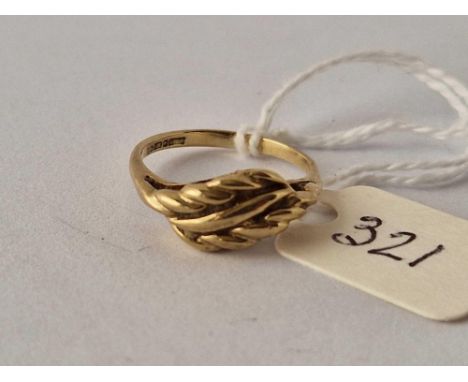 A fancy keeper style ring 9ct size L 2 gms