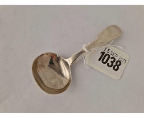 Newcastle plain fiddle pattern caddy spoon 1821 by T W