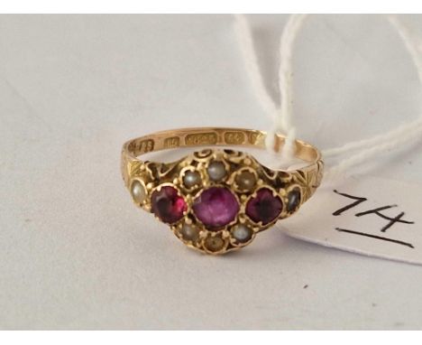 A Georgian 15ct gold ruby &amp; pearl (stone out) ring size P2.1g inc