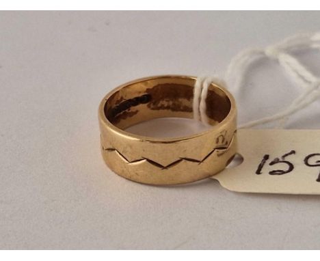 A wave design band ring 9ct size J 2.9 gms