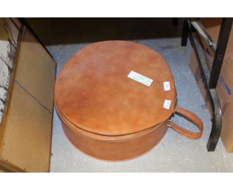 Two bed pans