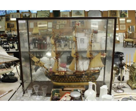 Cased scale model of HMS Victory