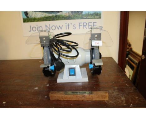 1 x Mac bench grinder, 6 wheels & small wood/brass spirit level