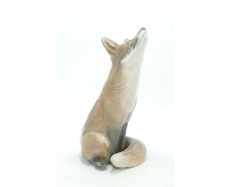 Royal Copenhagen model of a seated fox 1475, h.14.5cm. 