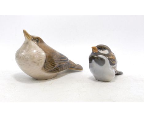 Royal Copenhagen model of a seated chick 3270 and a chick 1519. (2) 