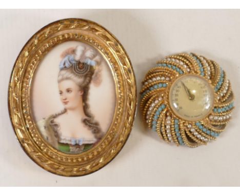 19th century miniature porcelain portrait depicting Marie Antoinette, with gilt wooden frame. Plaque measures 8.5 cm. Impress