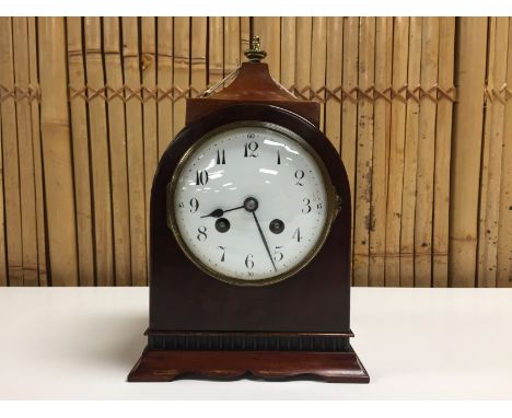 VINTAGE MAHOGANY CASED MANTEL CLOCK CIRCA 1910 WHITE ENAMEL DIAL WITH ARABIC NUMERALS, BALANCE ESCAPEMENT
