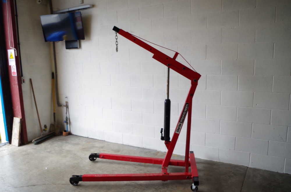 Clarke Strong Arm Engine Hoist. NO VAT.