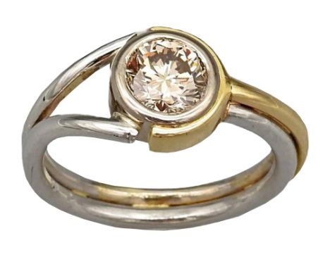 Besonderer Ring mit cognacfarbenen Diamant in bicolor 18 K Gelb- und Weissgold. Ein besonders schöner Ring mit einem wertvoll