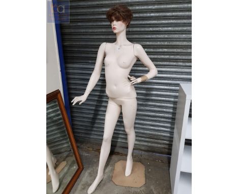 FULL SIZE VINTAGE MANNEQUIN