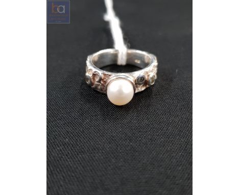 SILVER RING SET WITH PEARL AND WHITE SAPPHIRE
