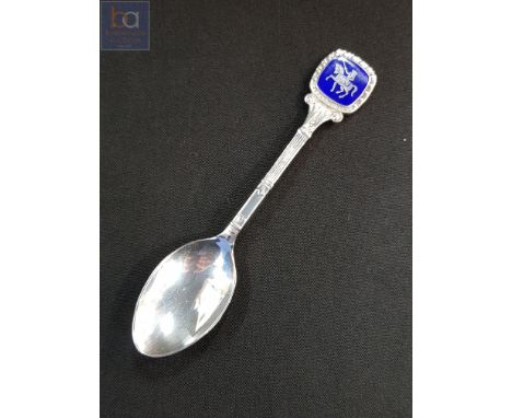 BOXED SILVER SPOON WITH ENAMEL WILLIAM OF ORANGE CREST