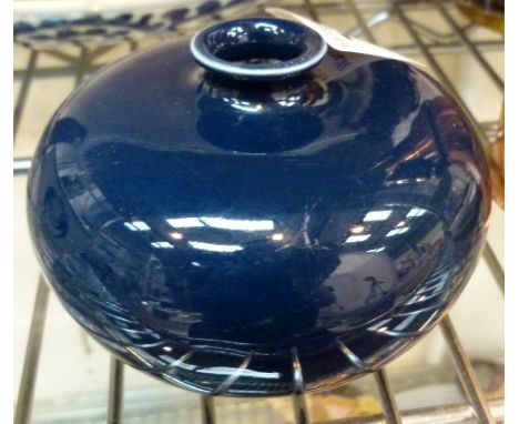 KANGXI SQUAT VASE. Vintage Chinese blue squat vase with Kangxi marks, not of period CONDITION REPORT: The item appears in goo