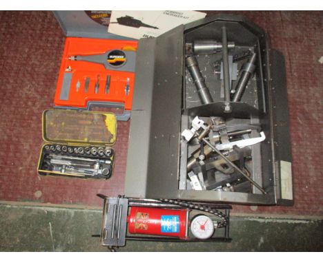 Miscellaneous engineering tools, puller and socket set etc 