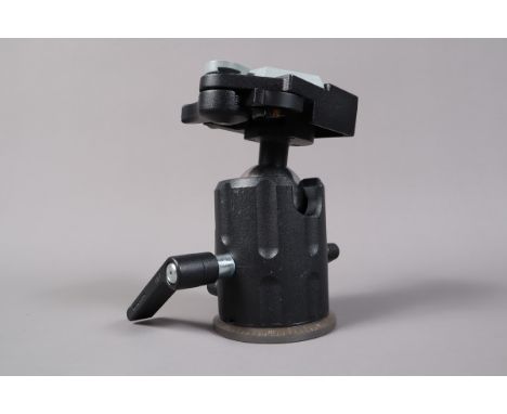 A Manfrotto Tripod Head, a Manfrotto 268 heavy duty ball tripod head, moves frely, G-VG, with quick release plate