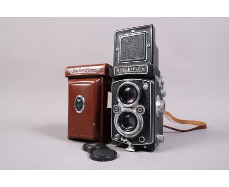 A Rolleiflex Automat II X Sync TLR Camera serial no 1166500, shutter working, body G, some surface oxidation to front plate, 