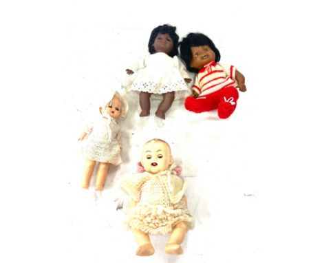 Selection of vintage dolls 