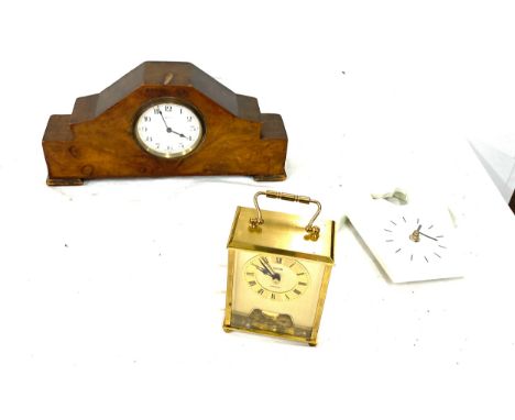 Selection of vintage and later clocks includes art deco clock, mantle clock etc 